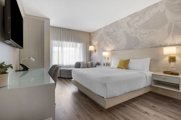 Elegant Suite Stay in Calabasas Cambria Hotel Calabasas